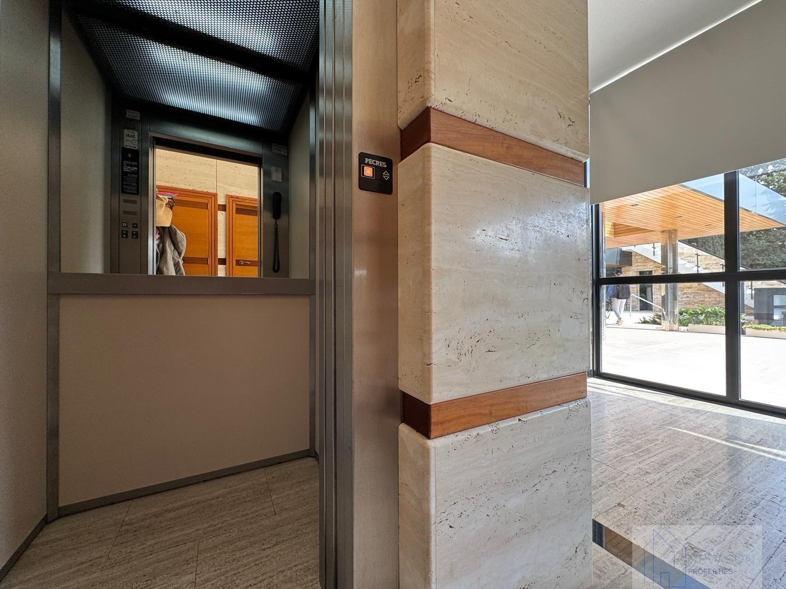 For sale of villa in Orihuela Costa