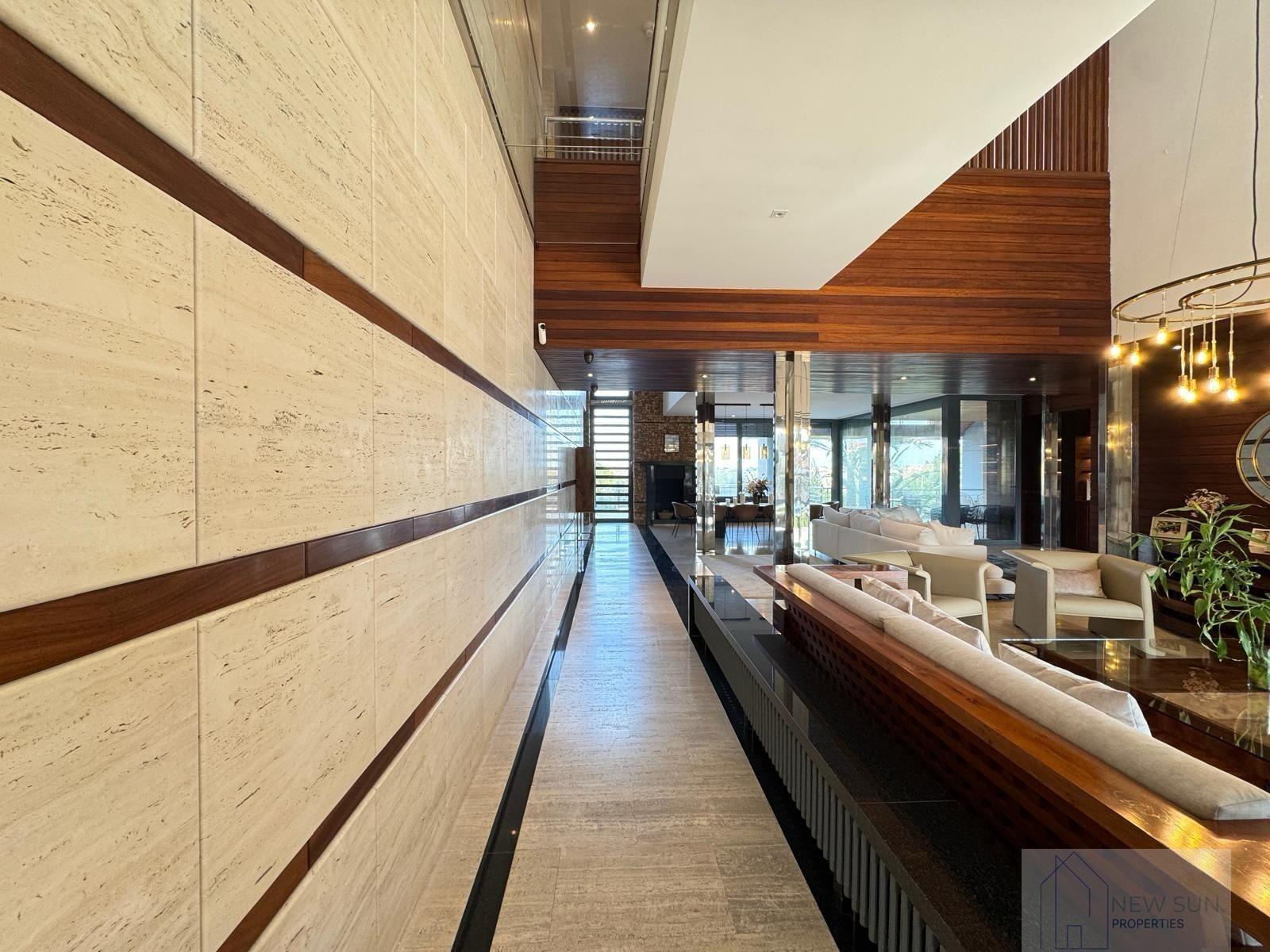 For sale of villa in Orihuela Costa