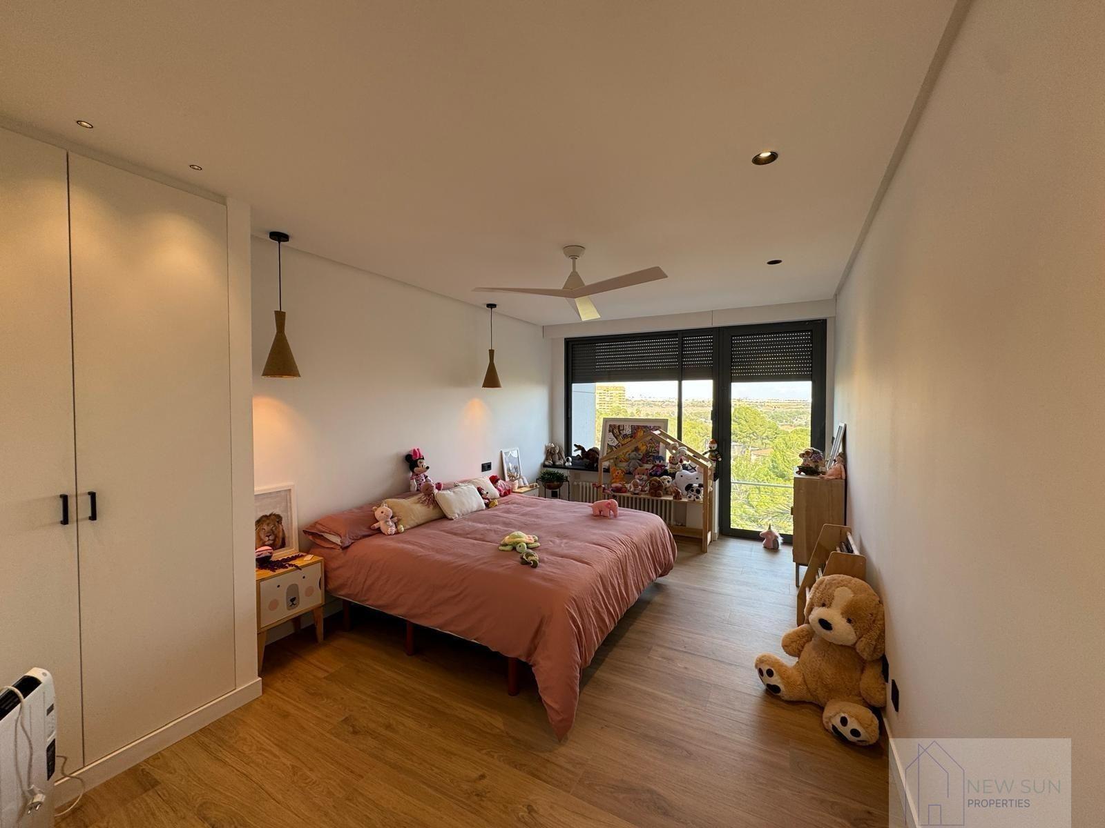 For sale of villa in Orihuela Costa