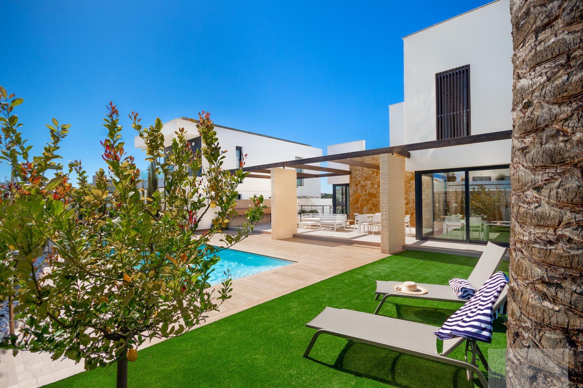 Venta de villa en Orihuela Costa