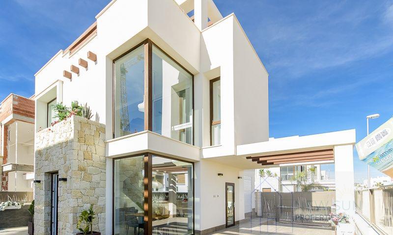 For sale of villa in Rojales