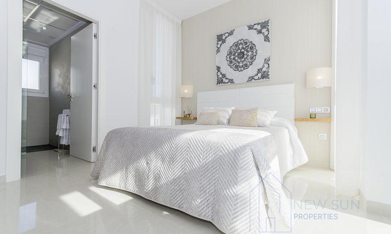 For sale of villa in Rojales