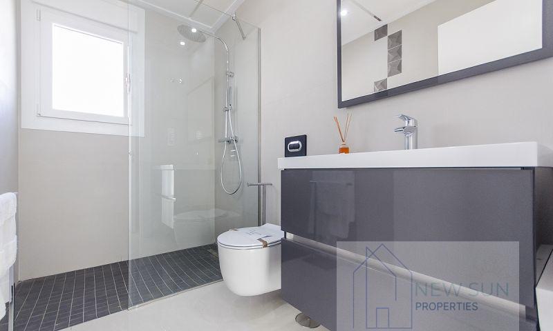 For sale of villa in Rojales