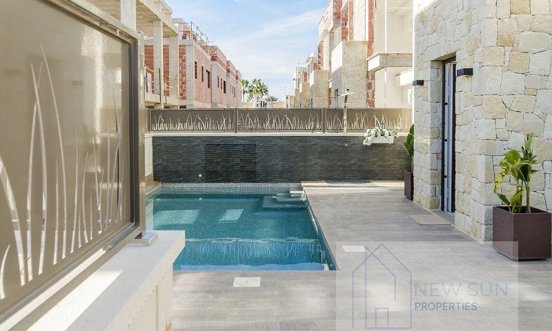 For sale of villa in Rojales