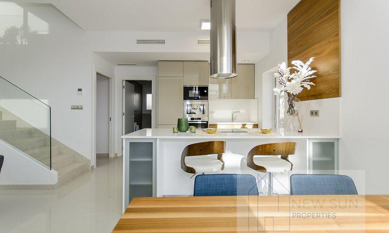 For sale of villa in Rojales