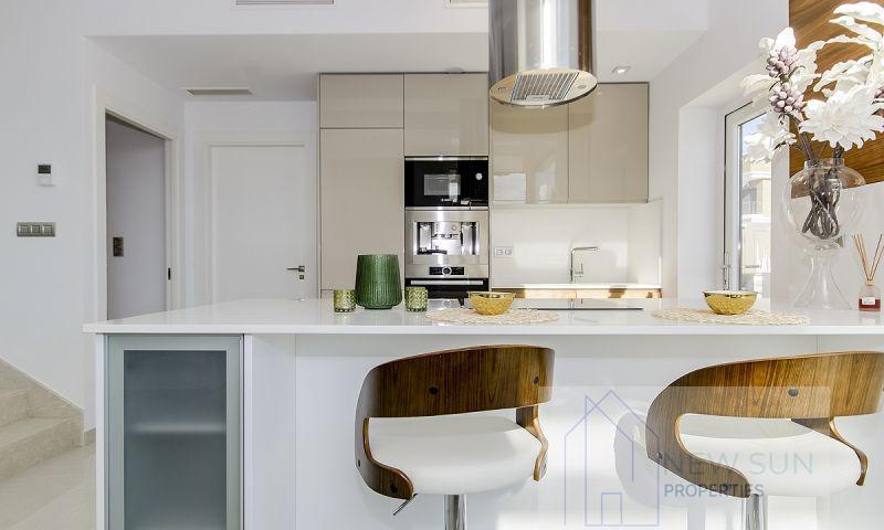 For sale of villa in Rojales