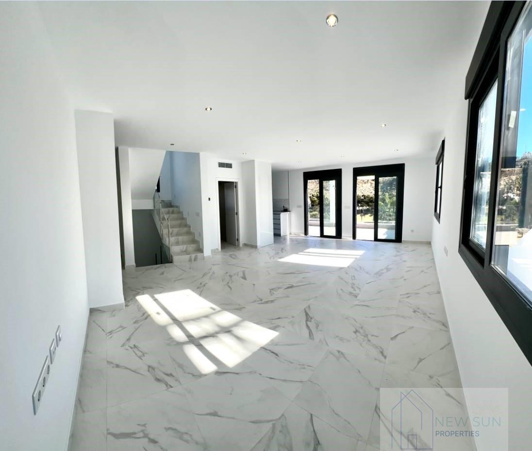 For sale of villa in Rojales