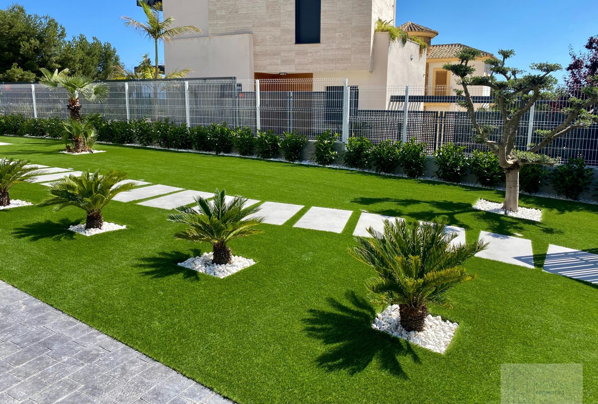 For sale of villa in Finestrat