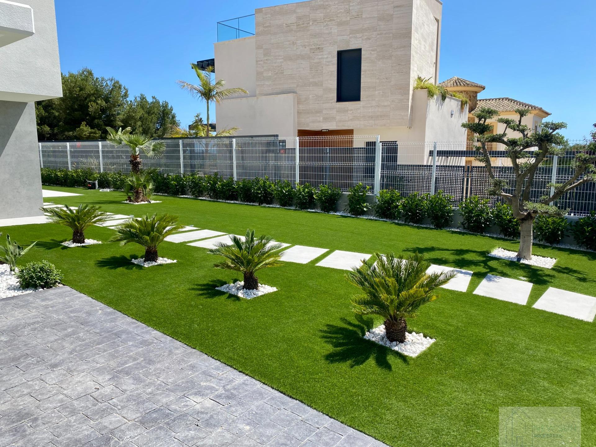 For sale of villa in Finestrat