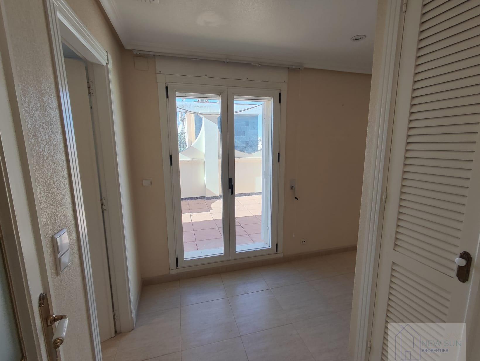 For sale of penthouse in Torrevieja