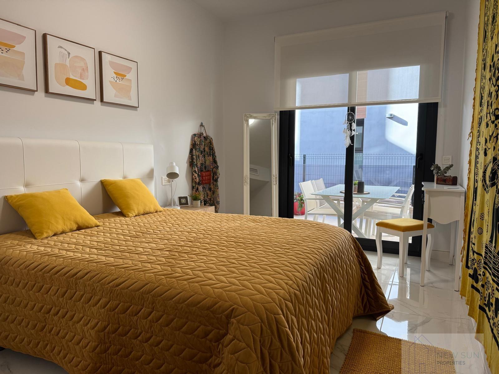 For sale of bungalow in Guardamar del Segura