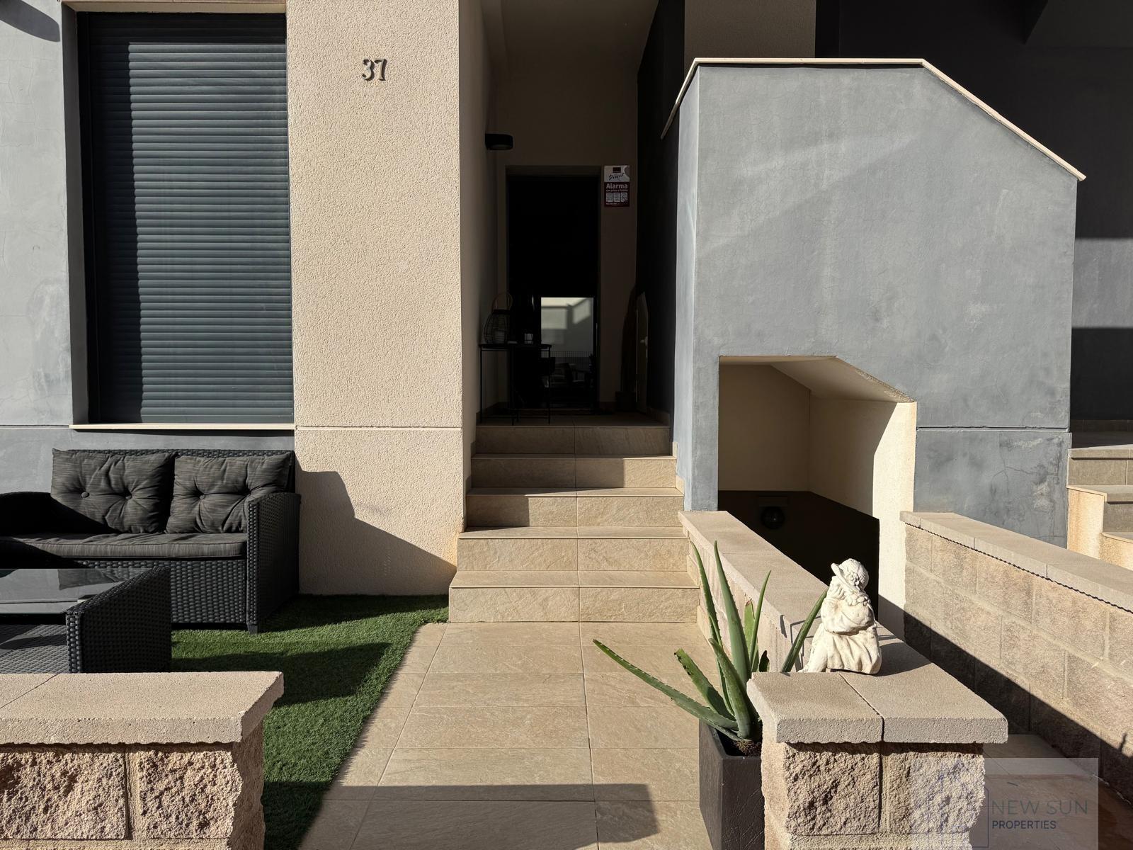 For sale of bungalow in Guardamar del Segura