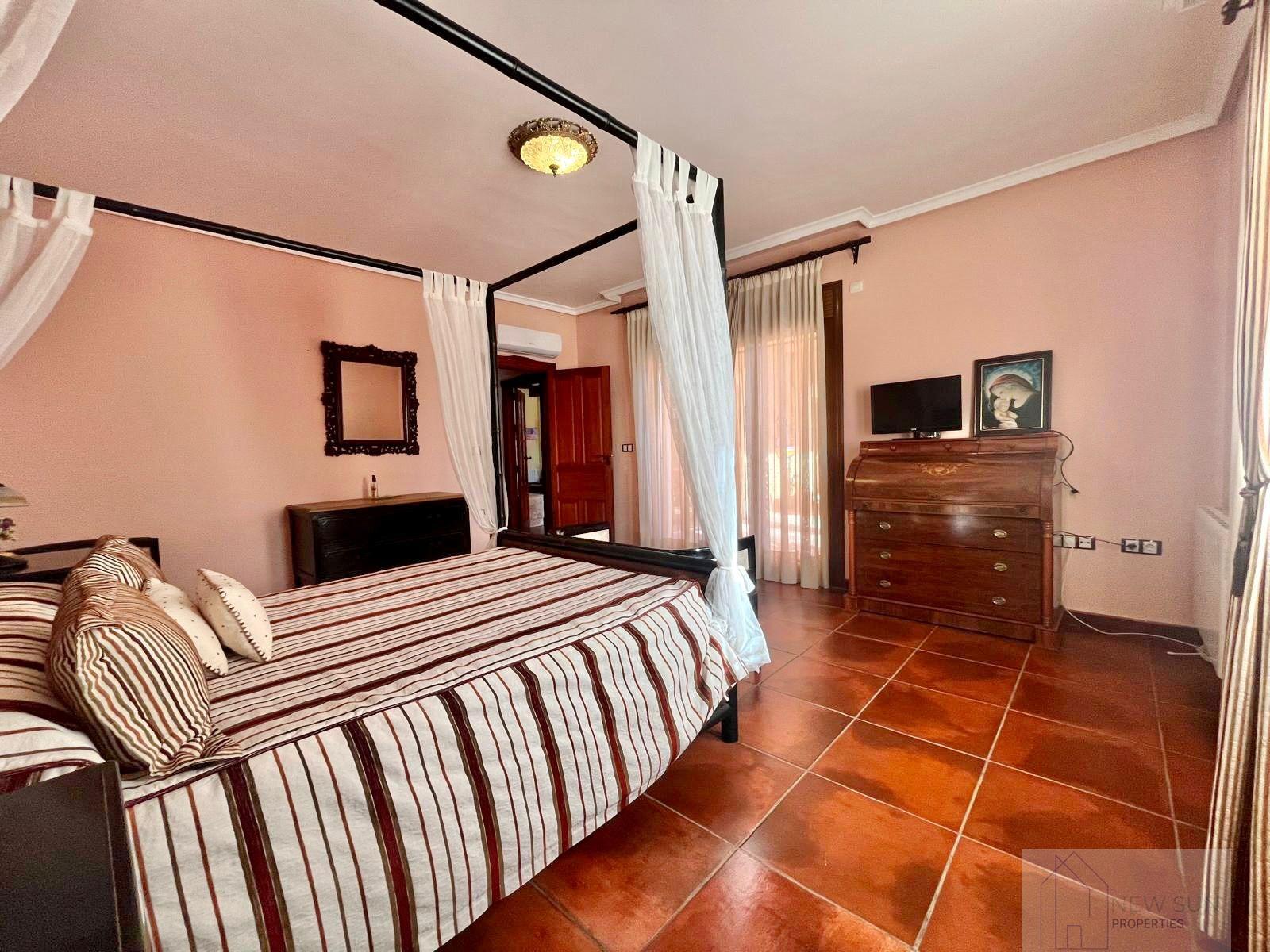 For sale of rural property in Rojales