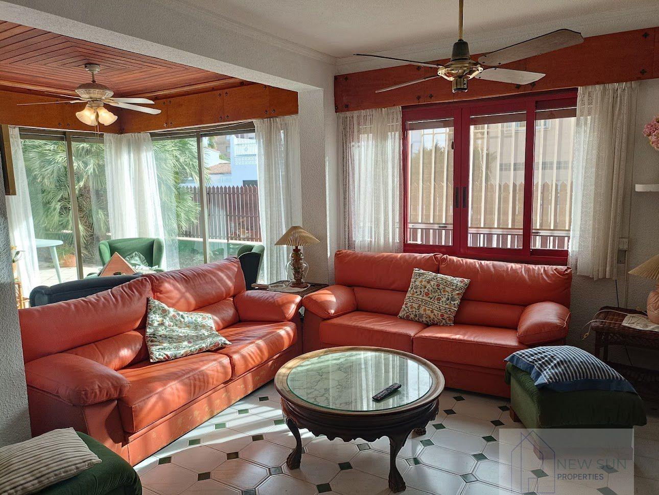 For sale of villa in Orihuela Costa