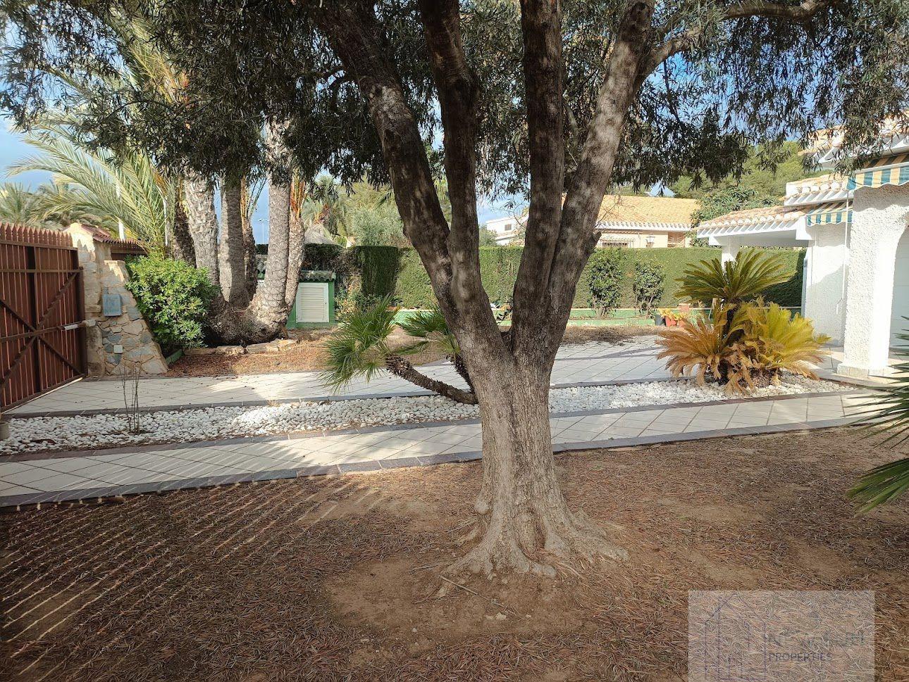 For sale of villa in Orihuela Costa