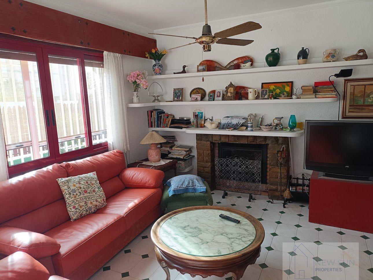 For sale of villa in Orihuela Costa