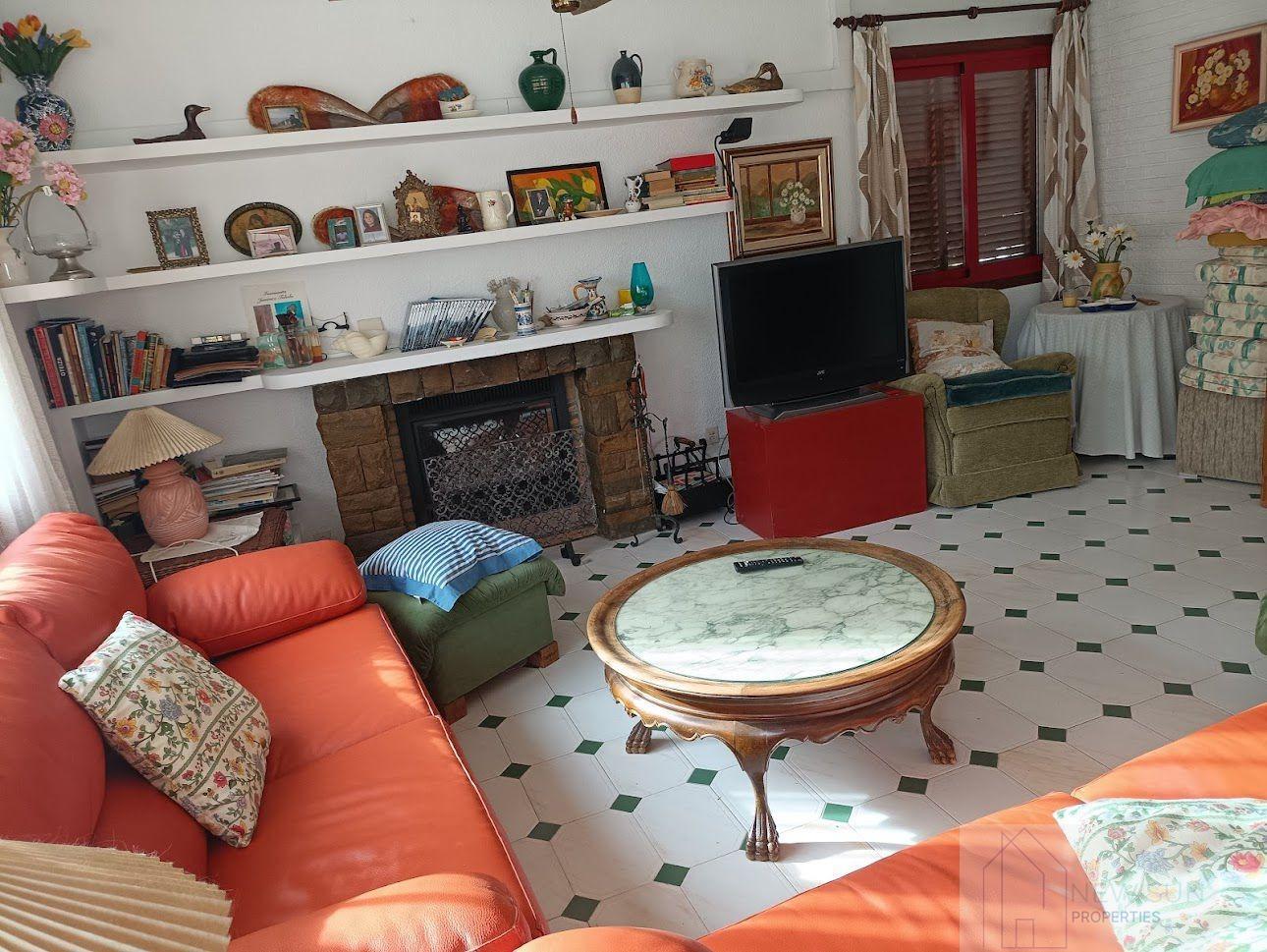 For sale of villa in Orihuela Costa