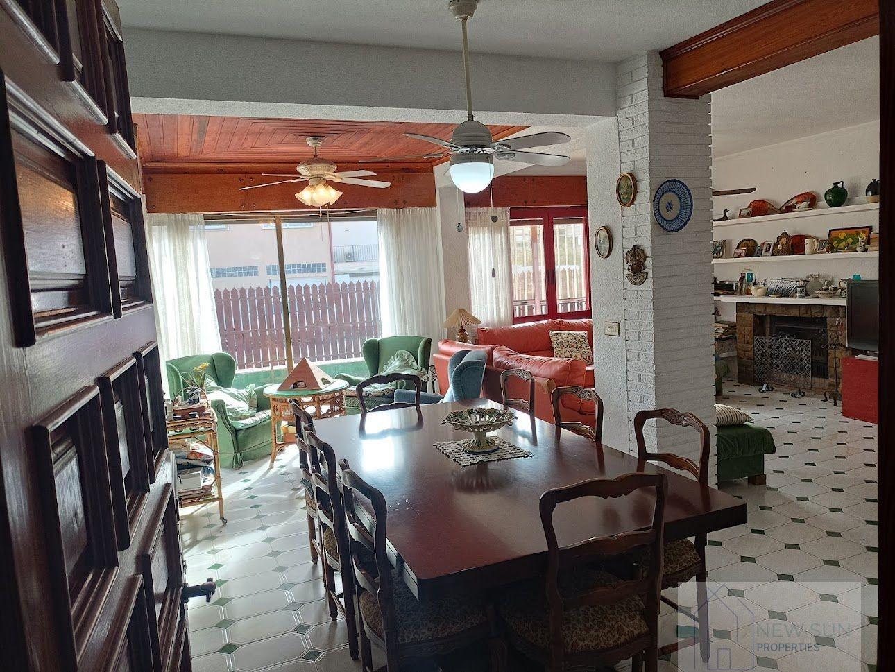 For sale of villa in Orihuela Costa