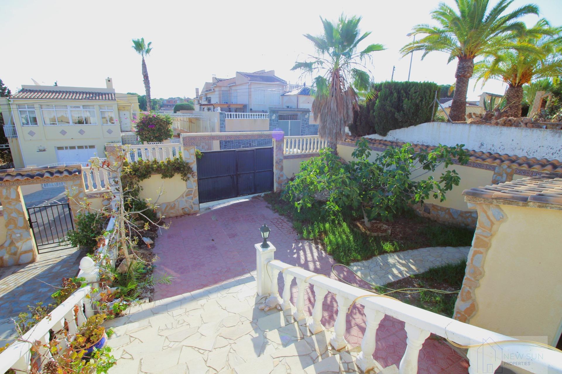 For sale of house in Orihuela Costa