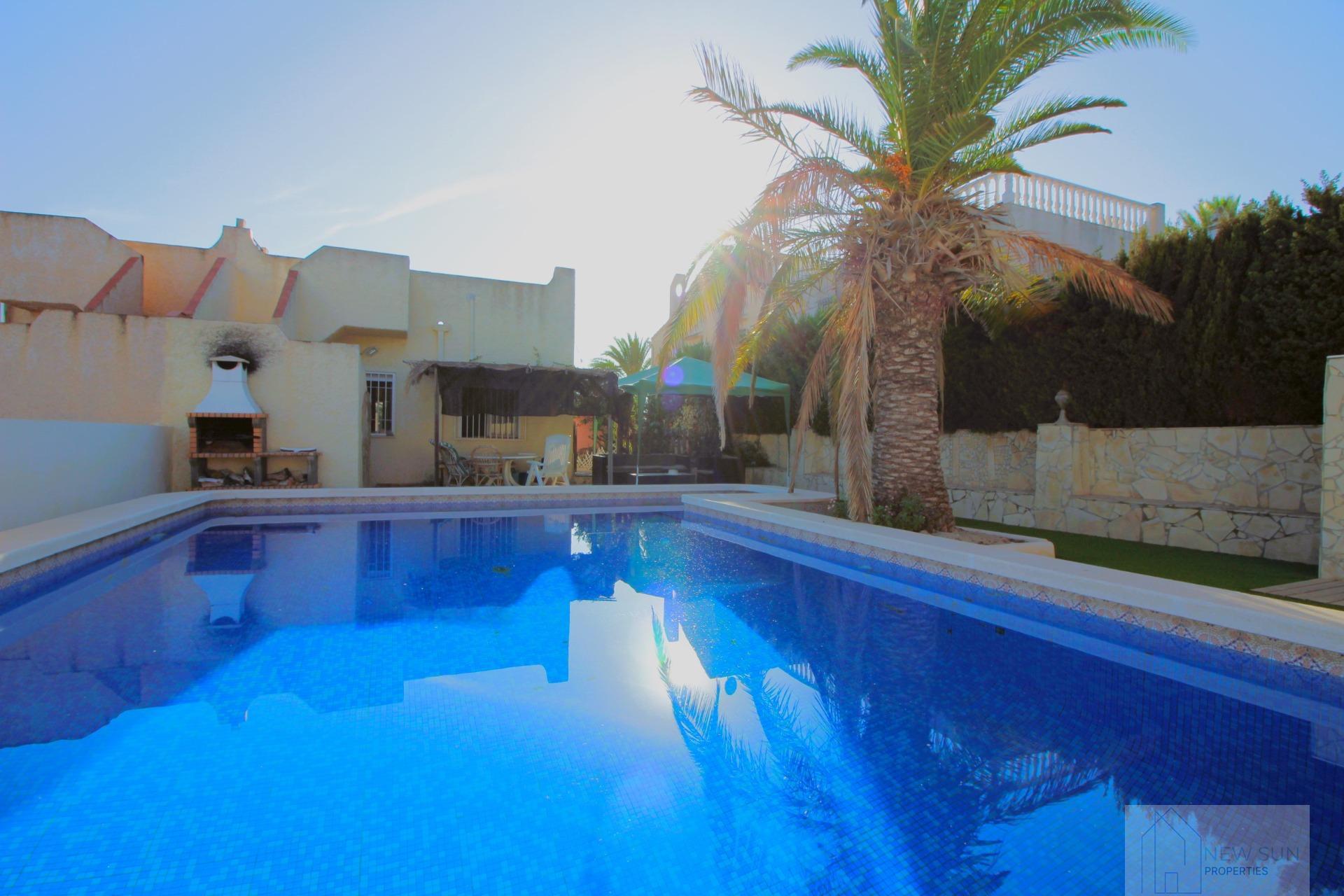 For sale of house in Orihuela Costa