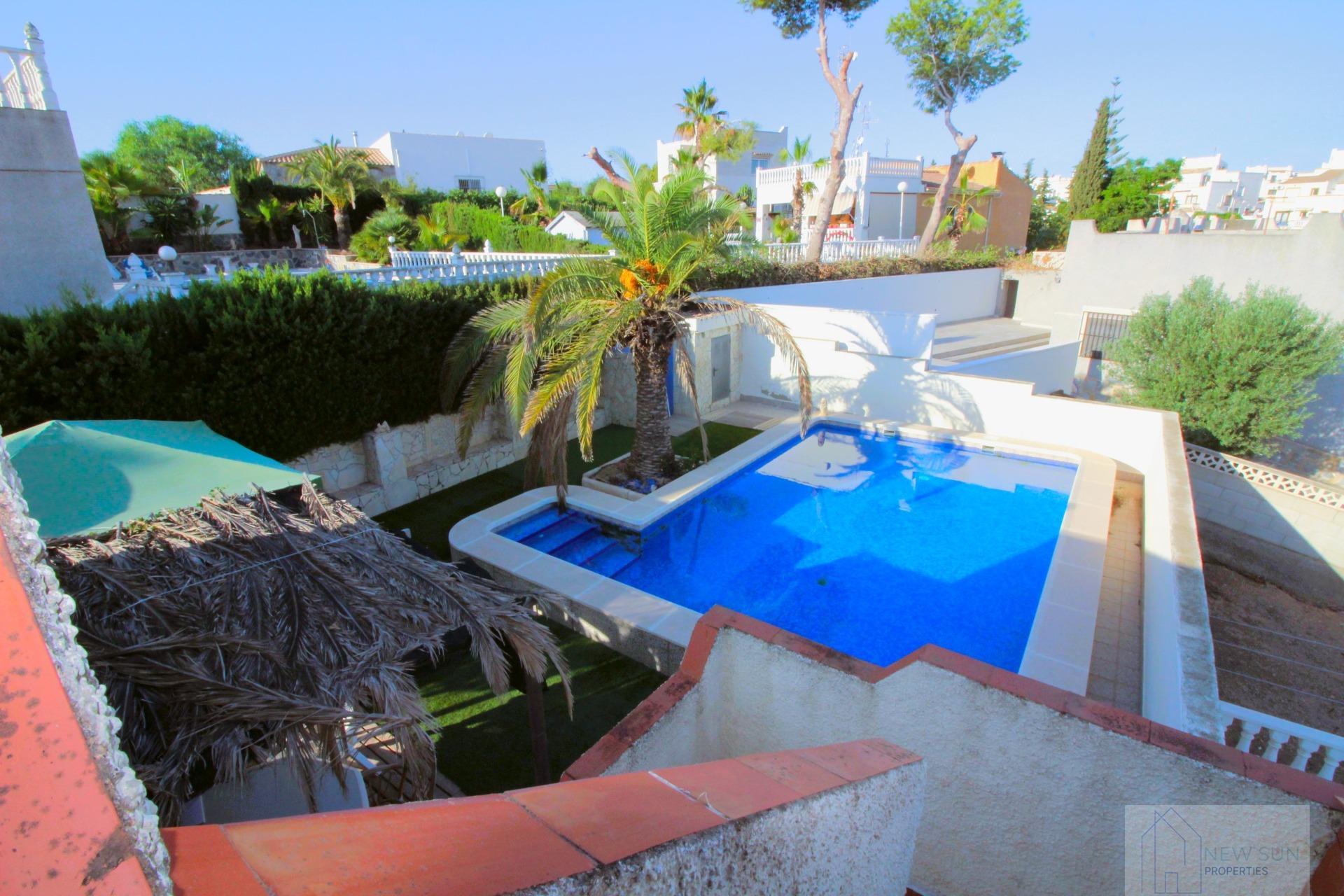 For sale of house in Orihuela Costa