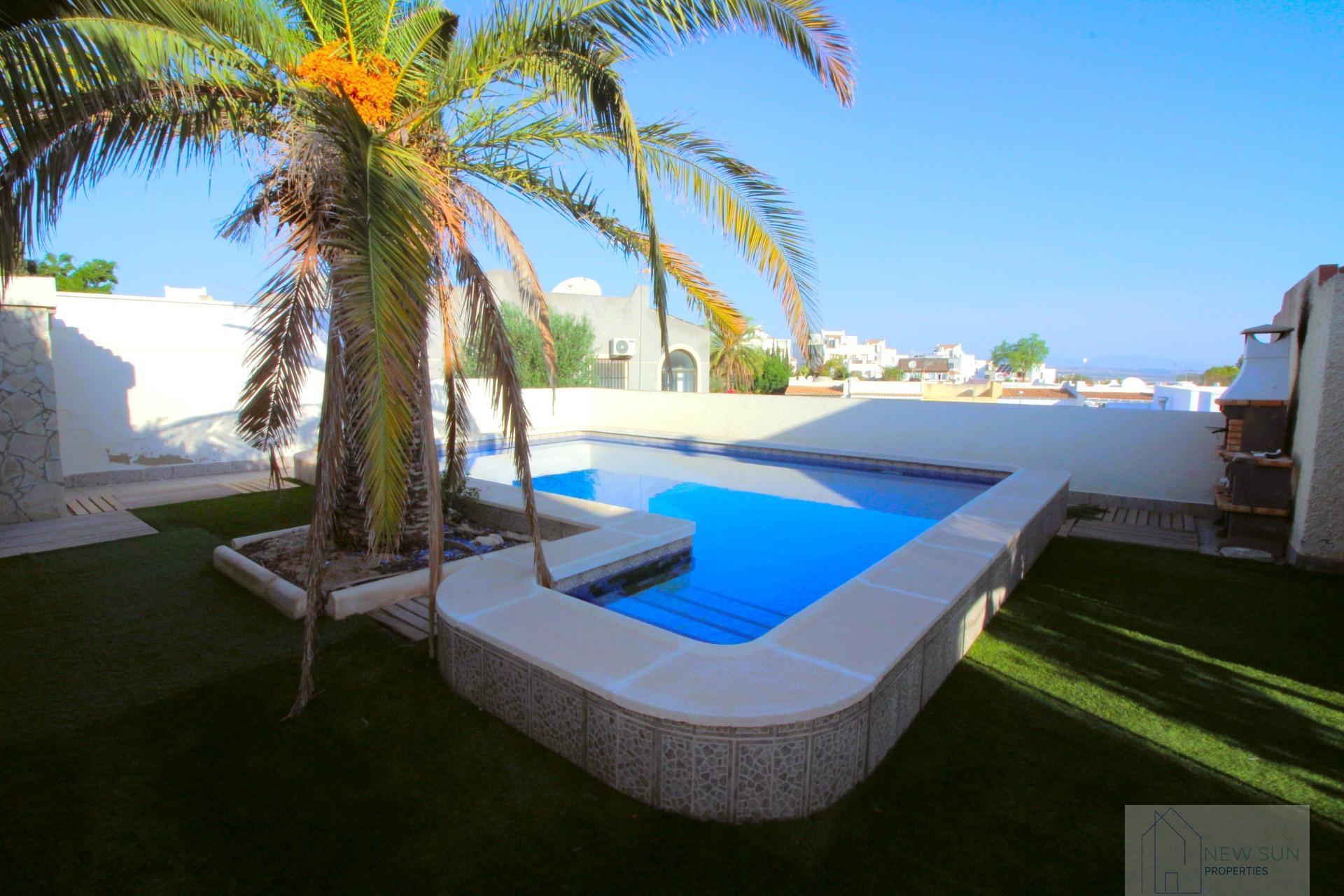 For sale of house in Orihuela Costa