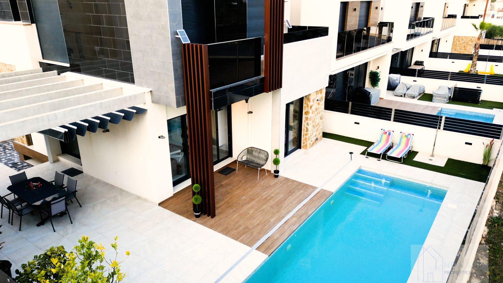 Venta de villa en Orihuela Costa