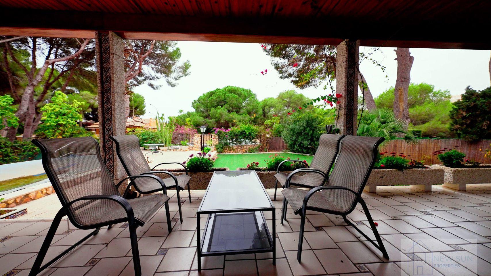 For sale of villa in Orihuela Costa