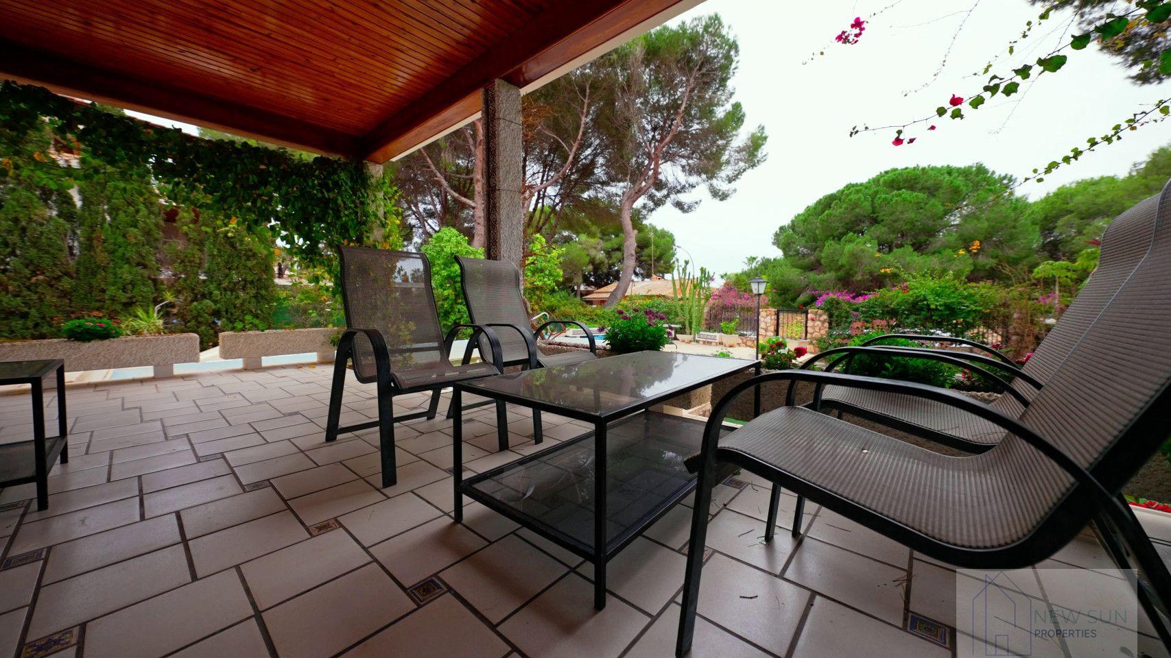 For sale of villa in Orihuela Costa