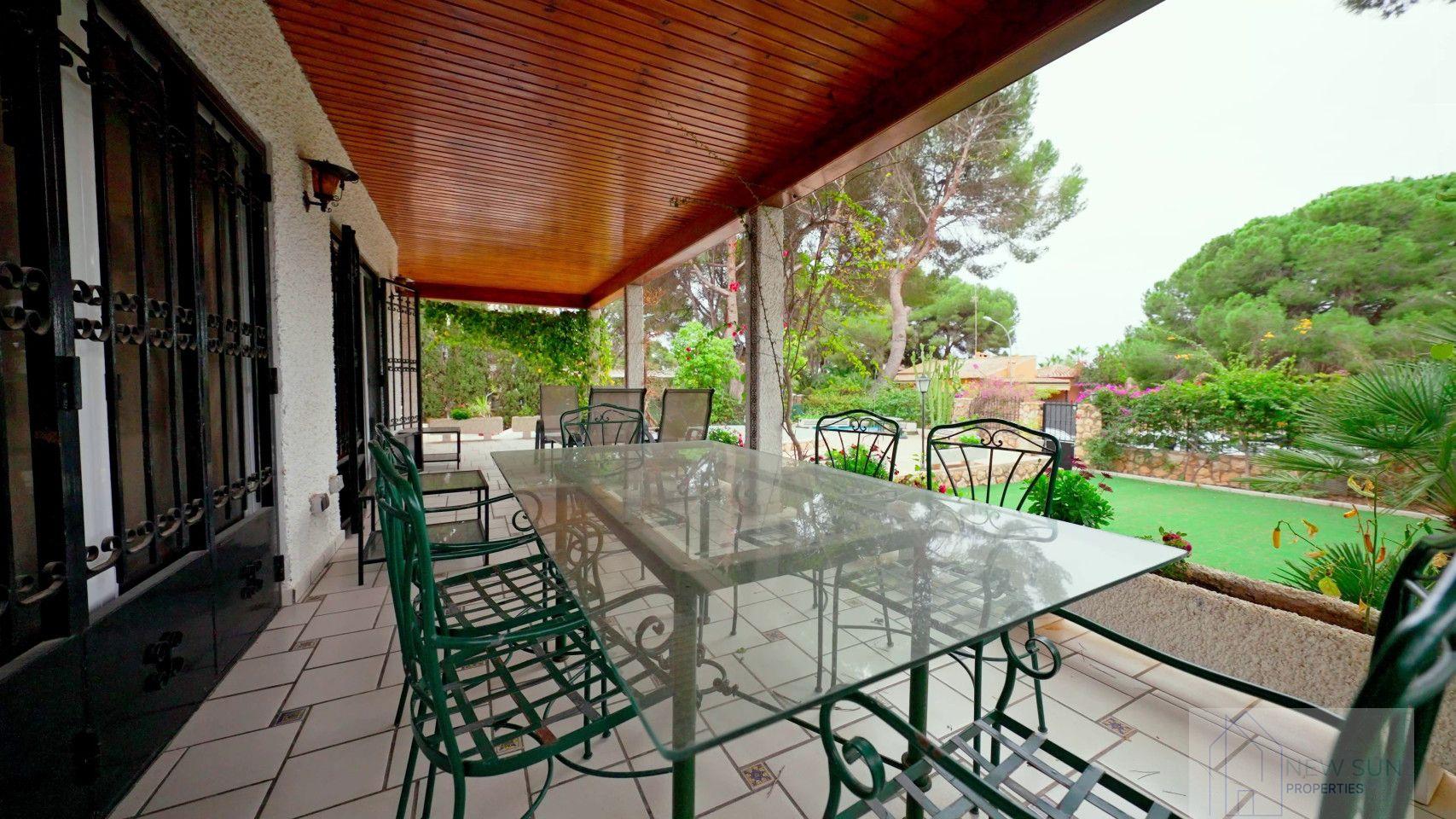 For sale of villa in Orihuela Costa