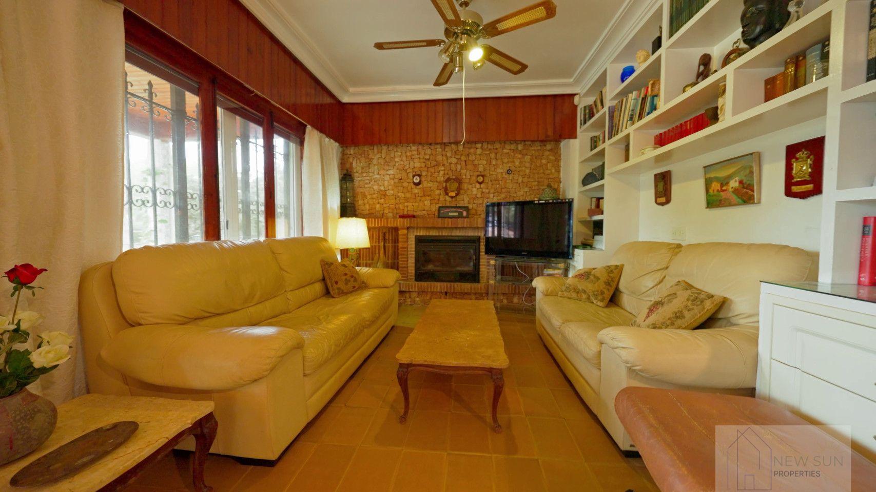 For sale of villa in Orihuela Costa