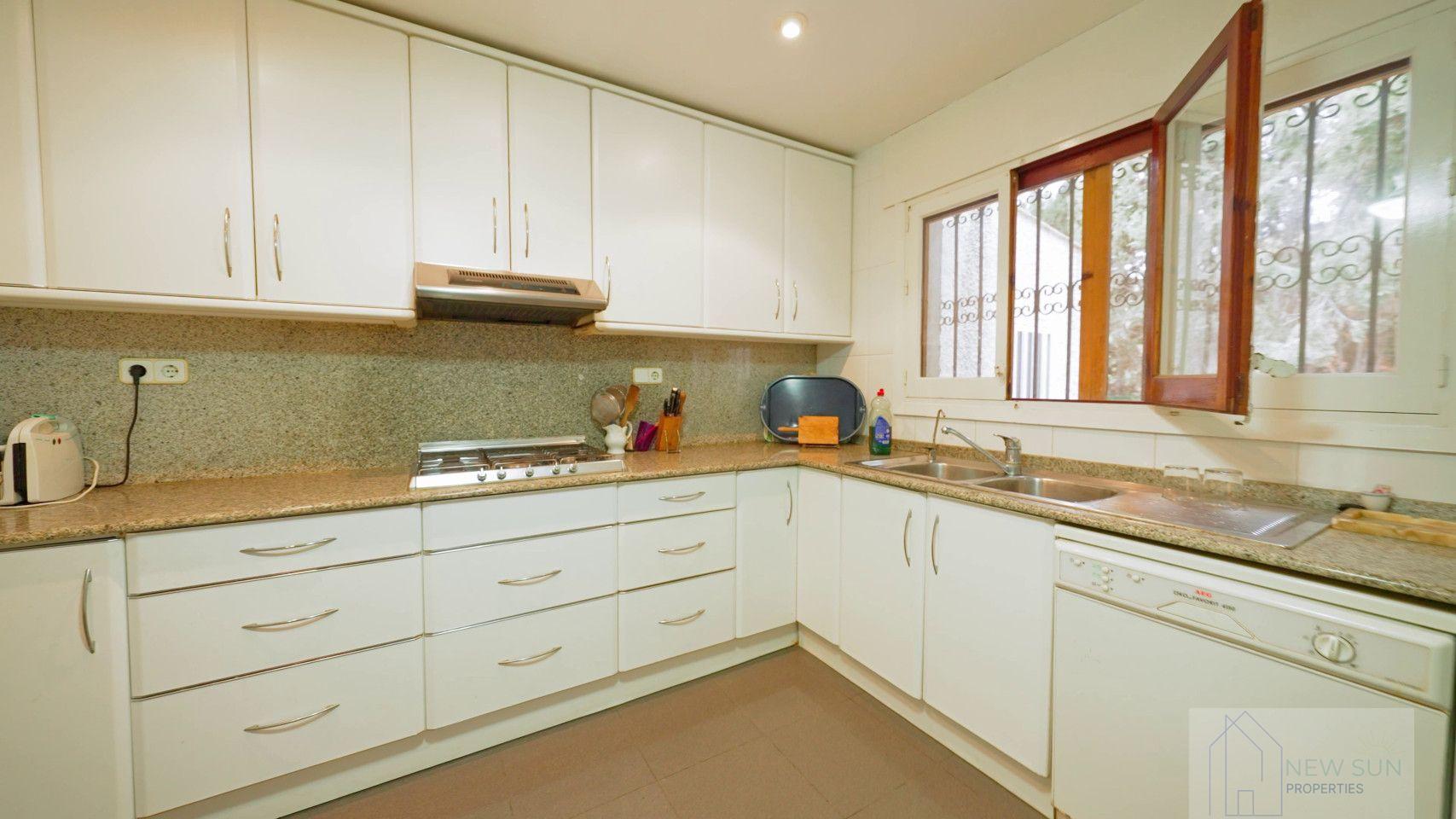 For sale of villa in Orihuela Costa