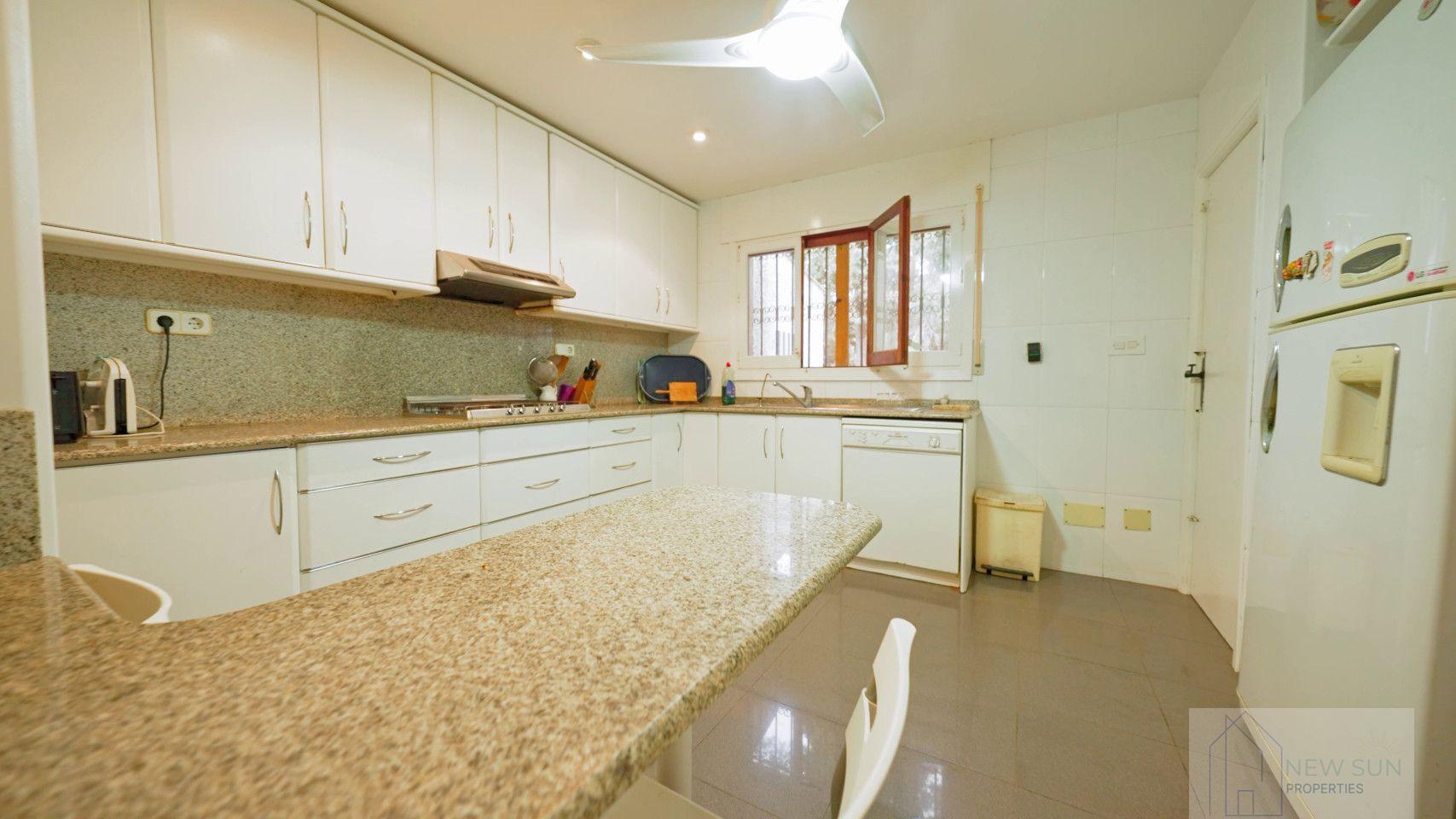 For sale of villa in Orihuela Costa