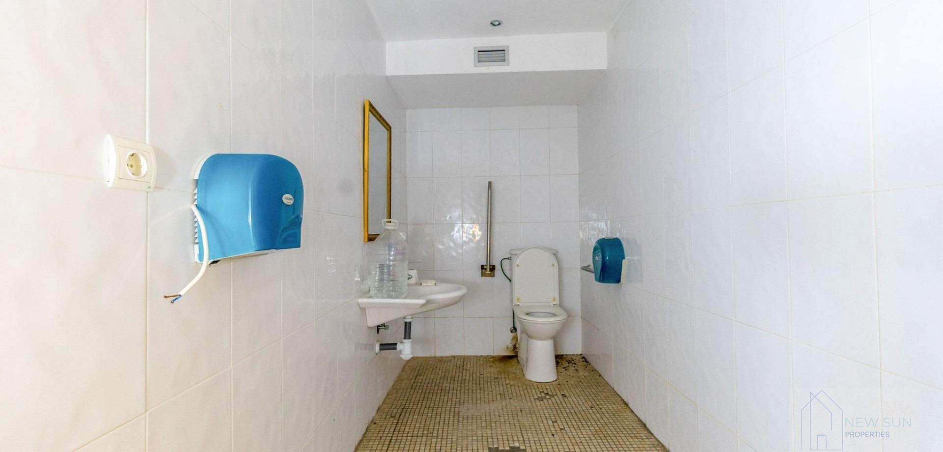 Venta de local en Torrevieja