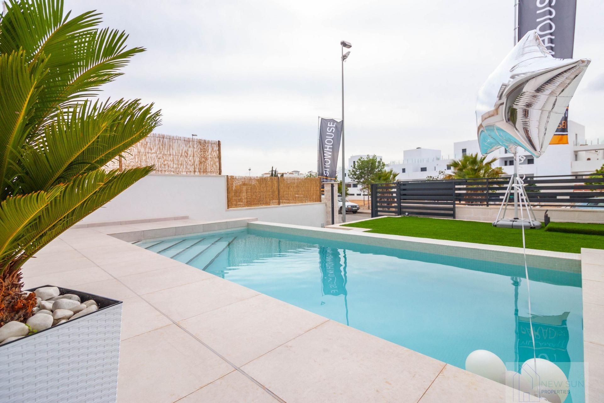 For sale of villa in Orihuela Costa