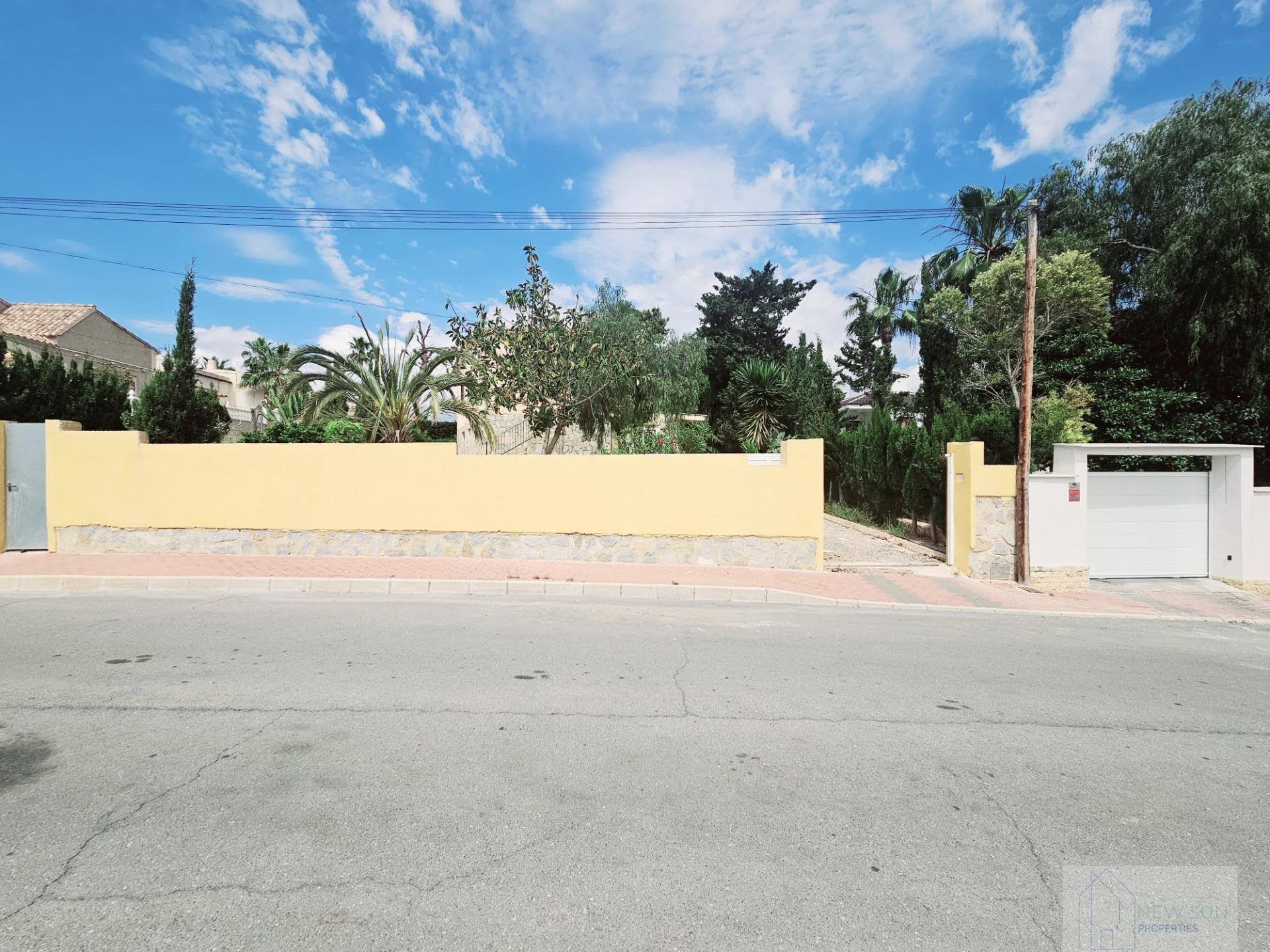 For sale of chalet in Torrevieja