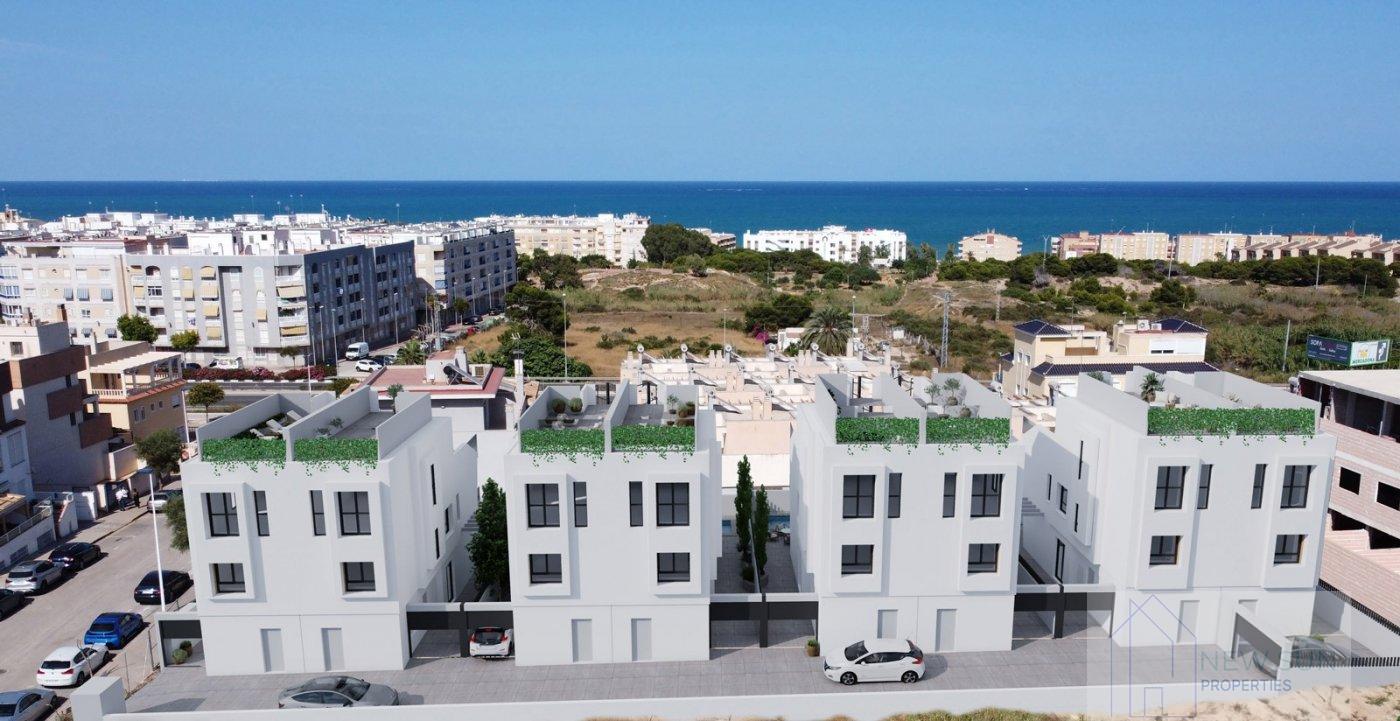 For sale of house in Guardamar del Segura