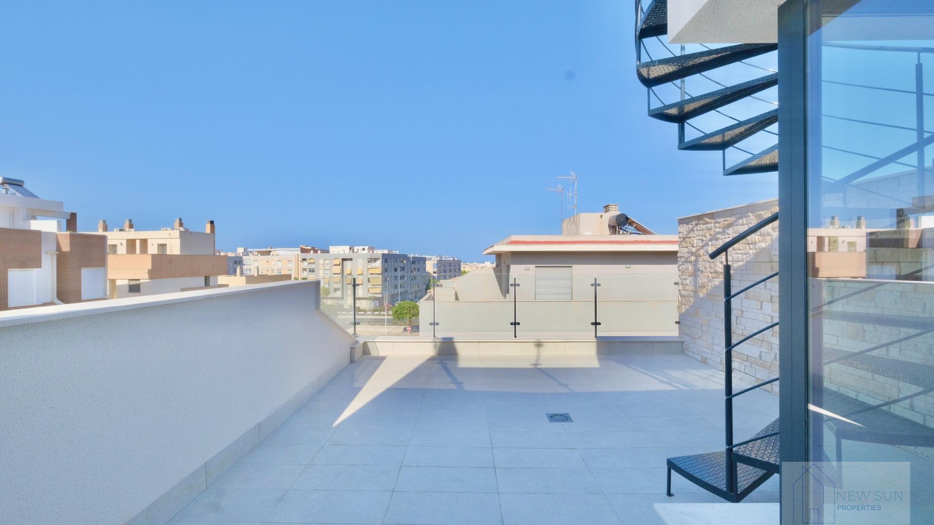 For sale of house in Guardamar del Segura