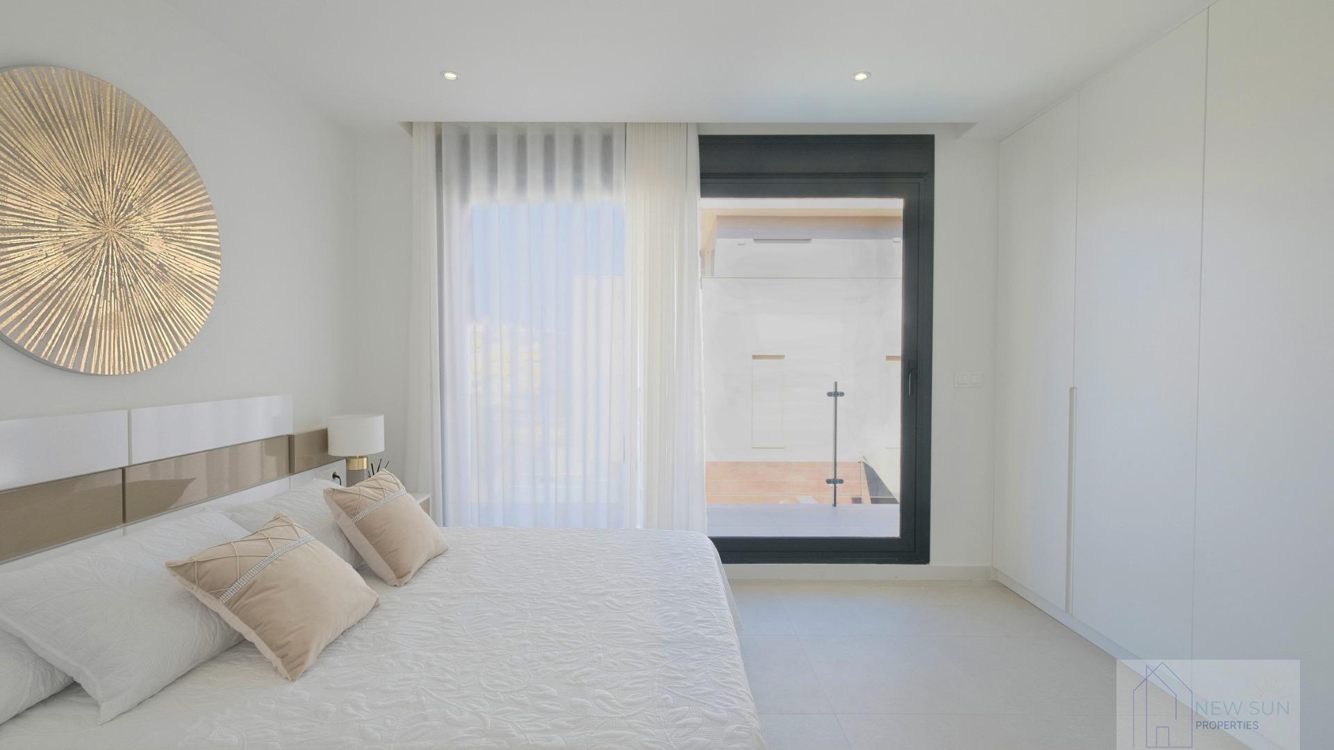 For sale of house in Guardamar del Segura