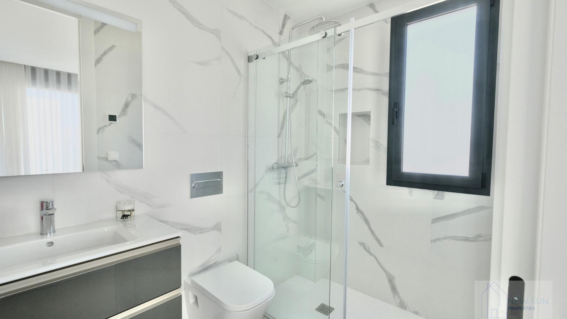 For sale of house in Guardamar del Segura