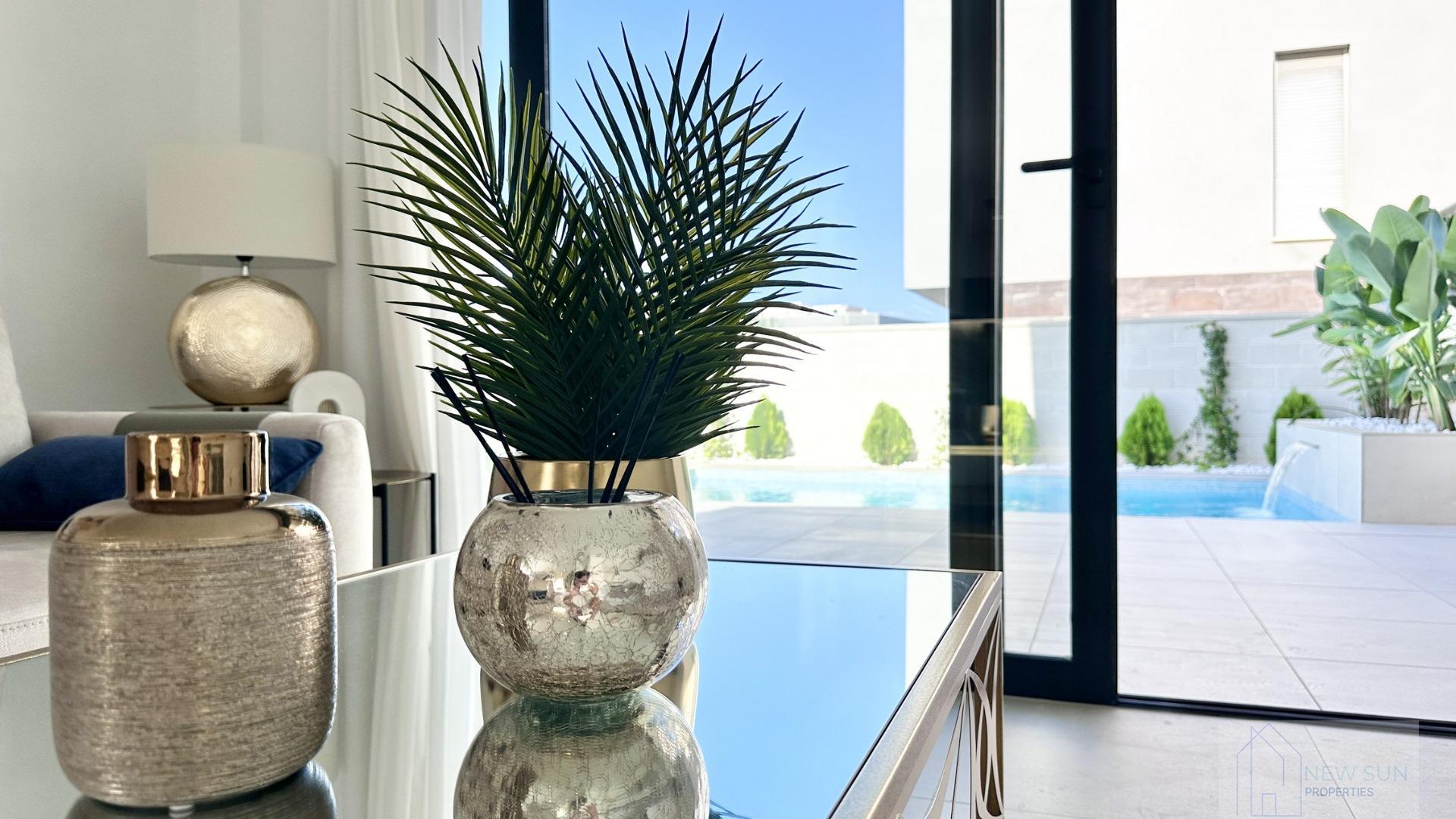 For sale of house in Guardamar del Segura