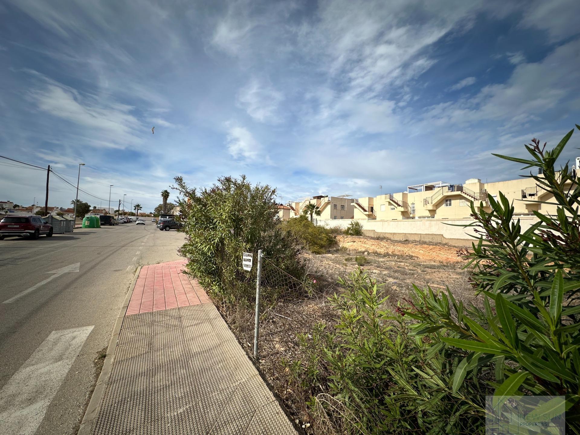 For sale of land in Orihuela Costa