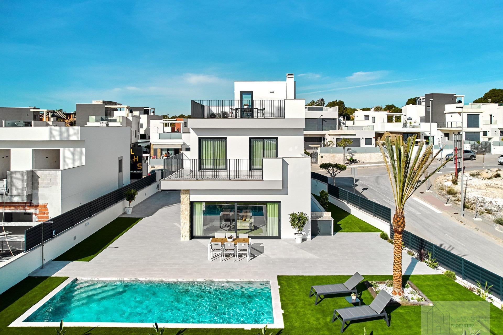 Venta de villa en San Miguel de Salinas