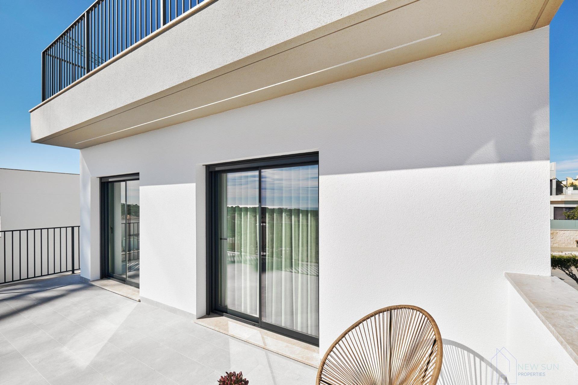 Venta de villa en San Miguel de Salinas