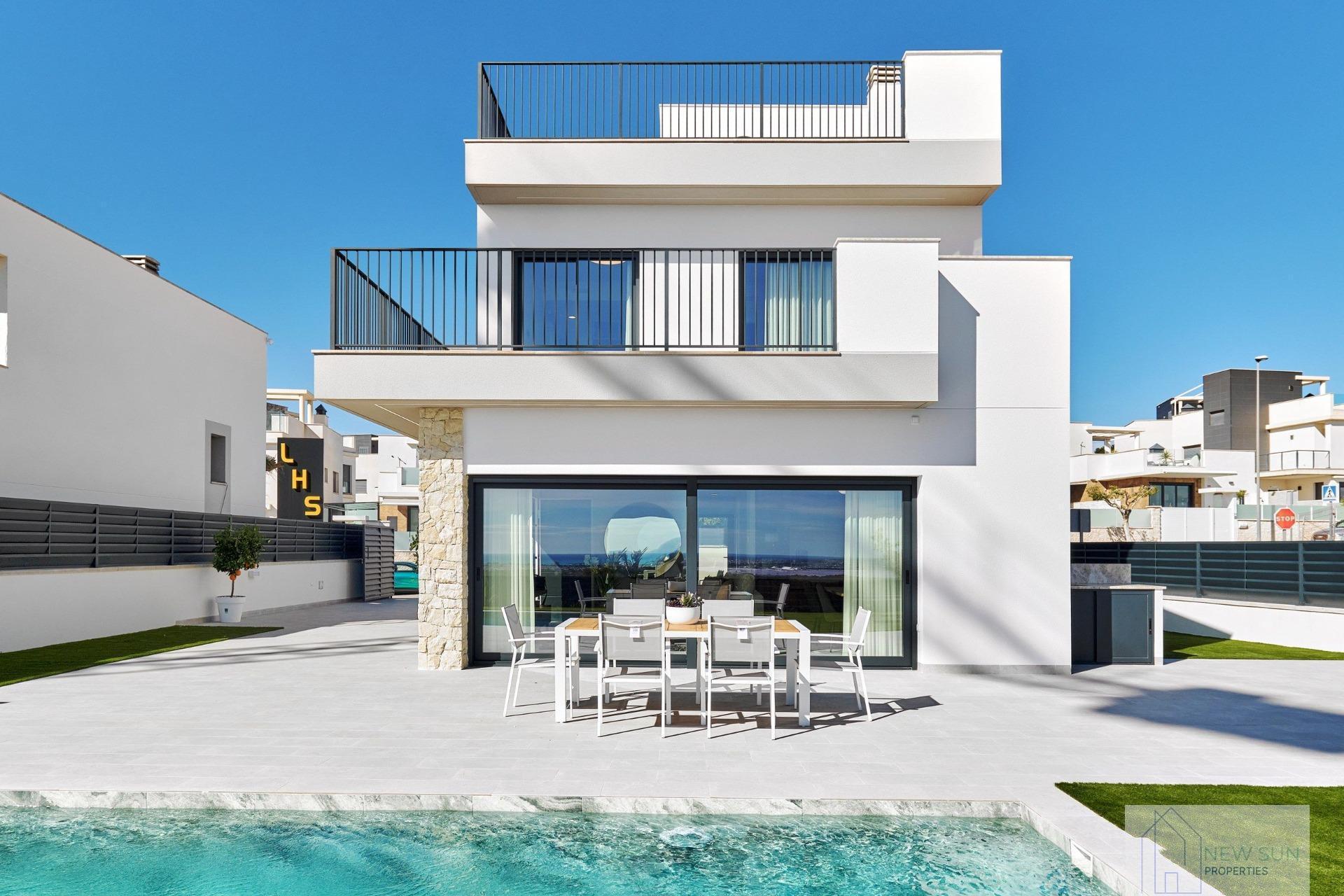 Venta de villa en San Miguel de Salinas