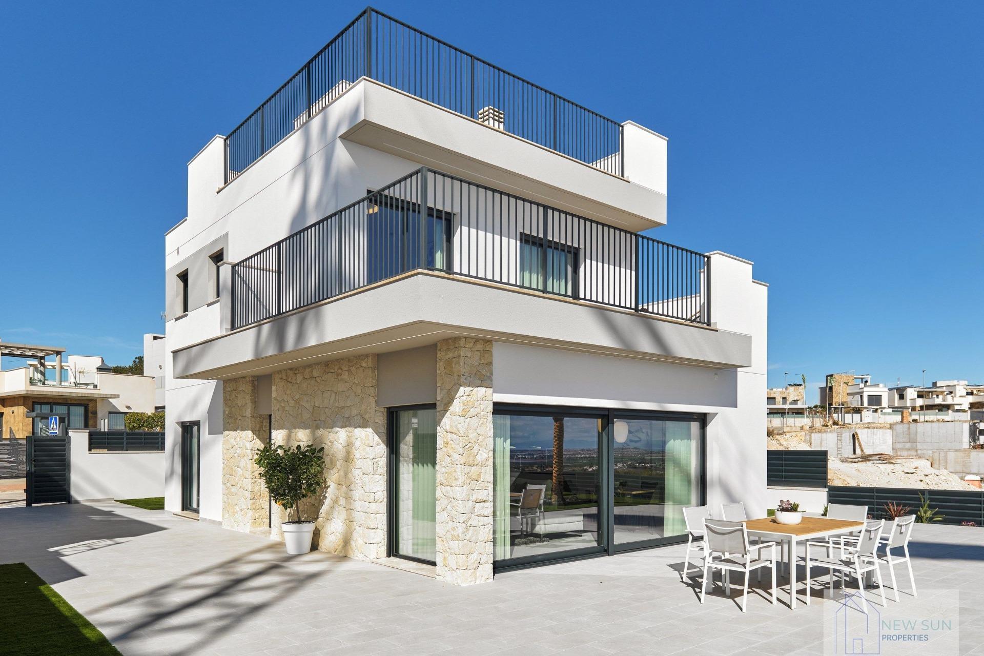 Venta de villa en San Miguel de Salinas
