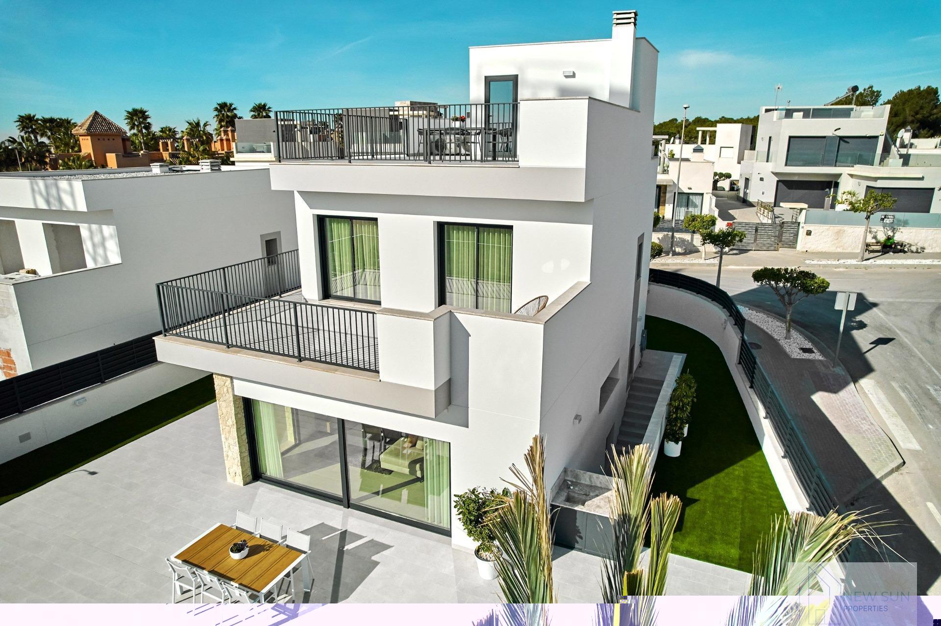 Venta de villa en San Miguel de Salinas