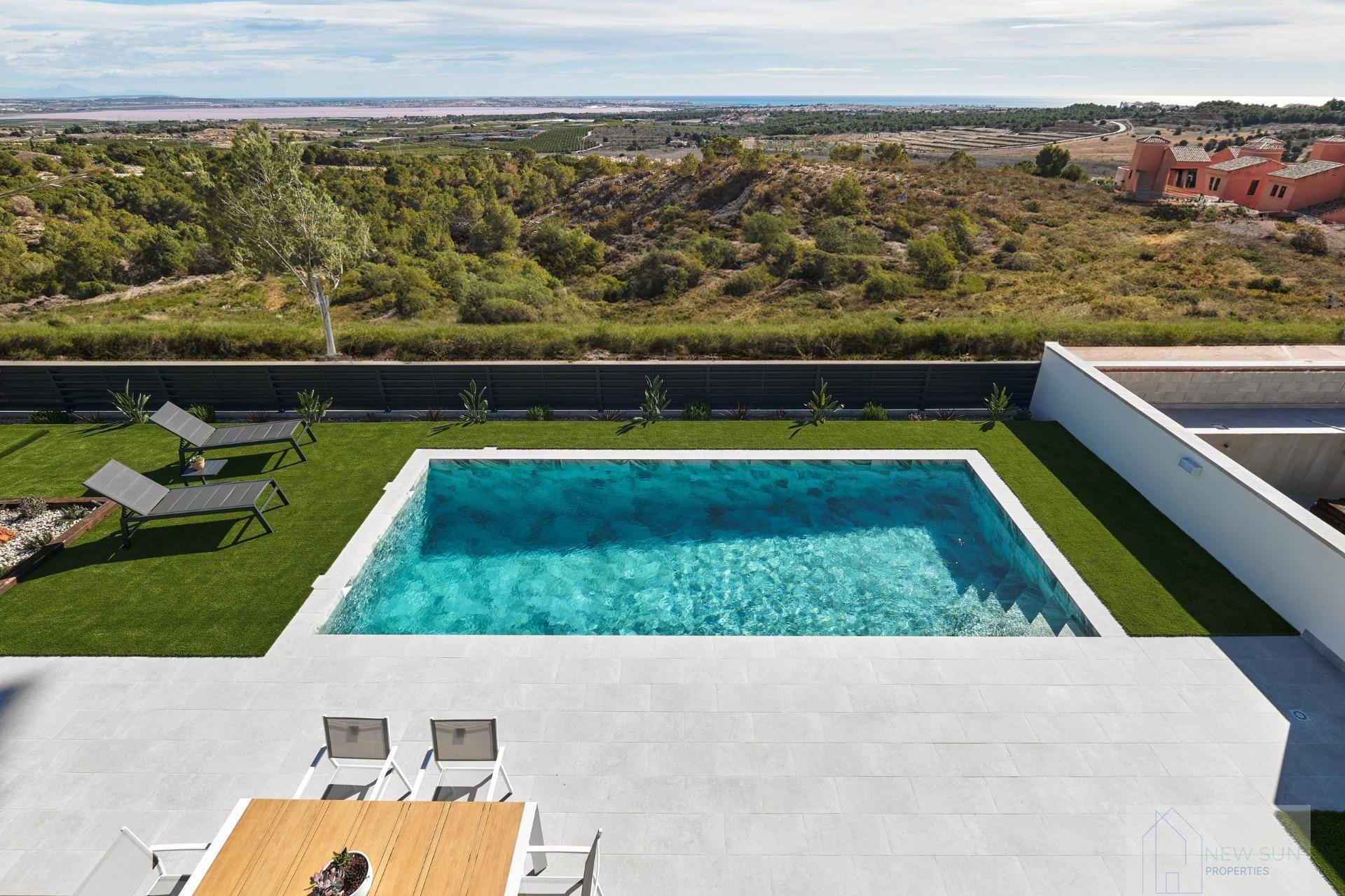 Venta de villa en San Miguel de Salinas