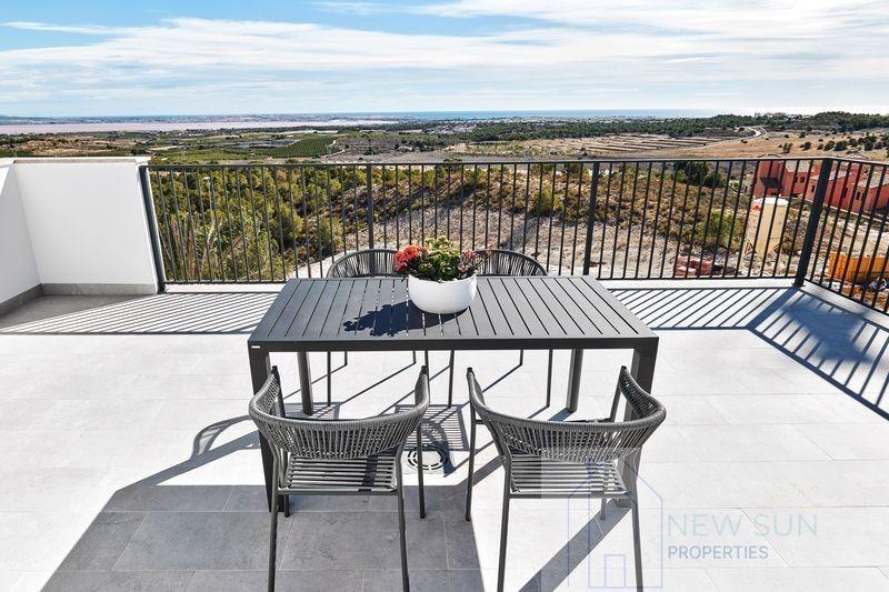 Venta de villa en San Miguel de Salinas