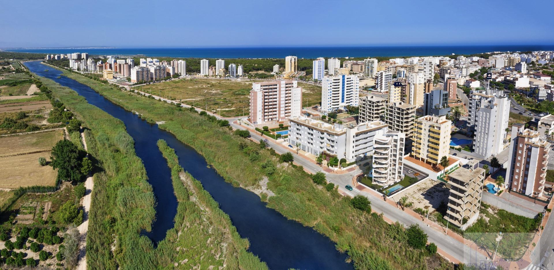 For sale of penthouse in Guardamar del Segura